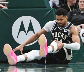 字母哥左膝过度伸展并伴随骨挫伤 一周后接受复查