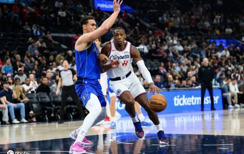 伦纳德34分弗拉格25+9加兰22分 快船轻取独行侠