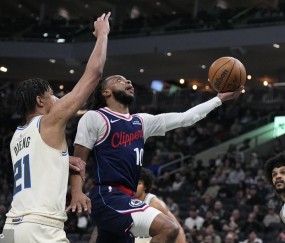 伦纳德20分加兰15+11 快船击败雄鹿5连胜